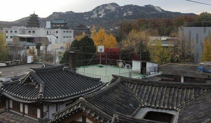 Korean Brewery - Entering Bukchon: the Seoul setting that makes the tasting feel real