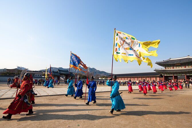 Seoul Private Tour Gyeongbok Palace Bukchon and Gwangjang Market - Key highlights you will feel right away