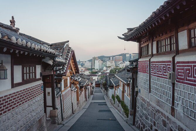 Seoul Private Walking Tour with a Local - Walk-first itinerary: what each stop feels like