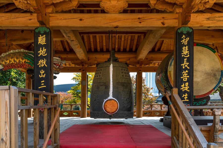 Seoul: Temple & Starfield COEX Mall Gourmet Tour in Gangnam - The guide matters: interactive, helpful, and easy to follow