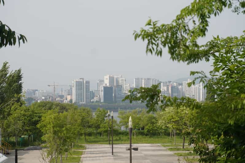Unique Native Experience : Han River Picnic, Board game, BBQ - Group Korean BBQ: Where Ordering in Korean Becomes Real